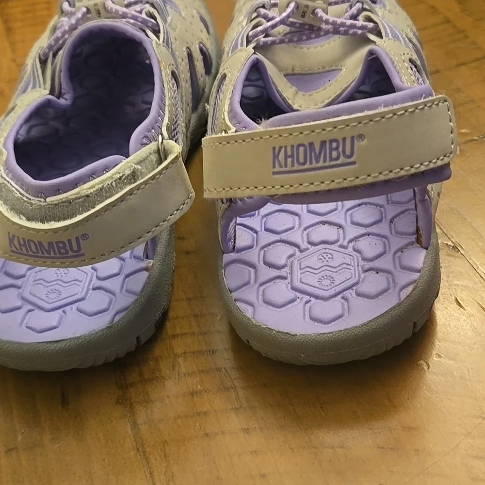 Khombu Youth 3 Sandals Graym and Lavender‎